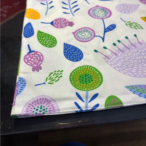 FLORAL TABLE RUNNER - Picture 3 of 4